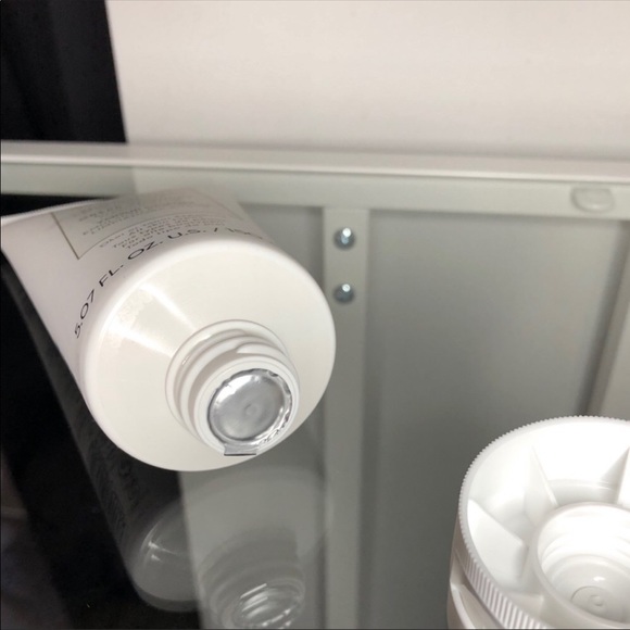 Korres Greek Yoghurt Foaming Cream Cleanser 150ml - Picture 4 of 4